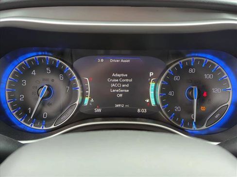 Used 2025 Chrysler Pacifica Select image 10