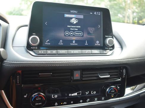 Used 2023 Nissan Rogue SL AWD/4WD image 17