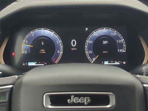 New 2025 Jeep Grand Cherokee Limited image 31