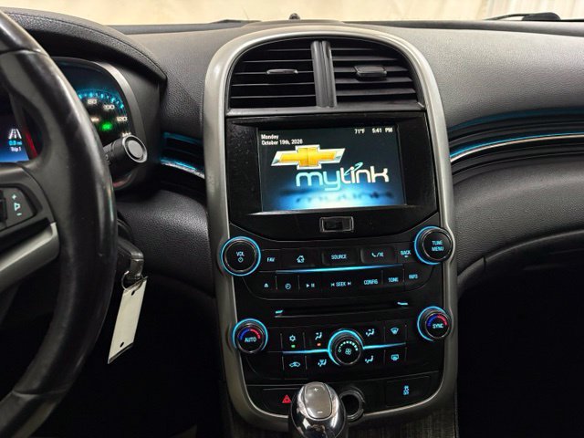 Used 2015 Chevrolet Malibu LT FWD image 26