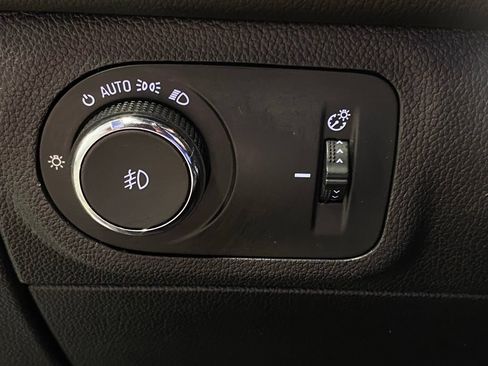Used 2018 Chevrolet Cruze Premier w/ Premier True North Edition FWD image 19