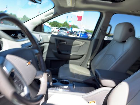 Used 2016 Chevrolet Traverse LTZ FWD image 11