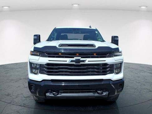 Used 2024 Chevrolet Silverado 2500 Custom w/ Custom Convenience Package image 8