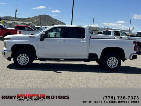 Used 2025 Chevrolet Silverado 2500 LT AWD/4WD image 4