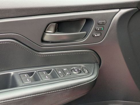 Used 2025 Honda Odyssey Sport-L image 13