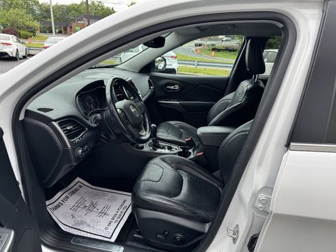 Used 2020 Jeep Cherokee Limited AWD/4WD image 8