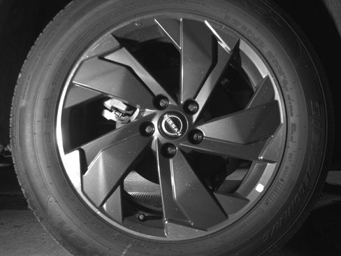 Used 2025 Nissan Rogue SV FWD image 15