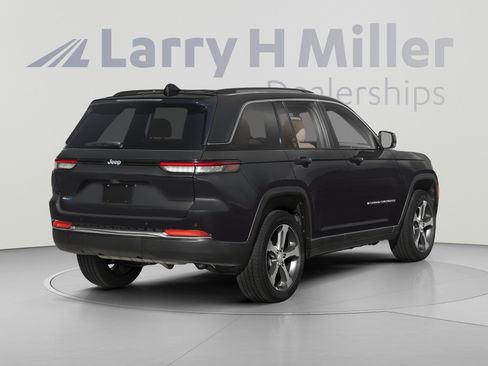 Used 2023 Jeep Grand Cherokee 4WD 4xe w/ Luxury Tech Group II image 3