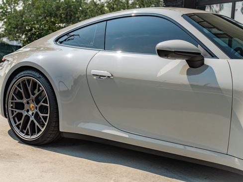 Used 2021 Porsche 911 Carrera RWD image 13