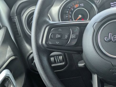 Used 2022 Jeep Wrangler Unlimited Sport image 13
