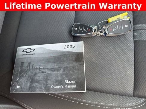 Used 2025 Chevrolet Blazer LT image 17