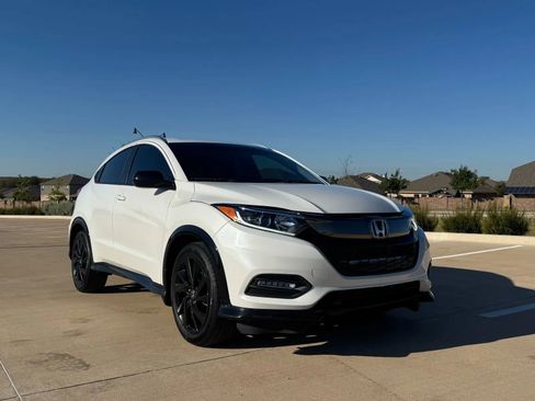Used 2022 Honda HR-V Sport image 3