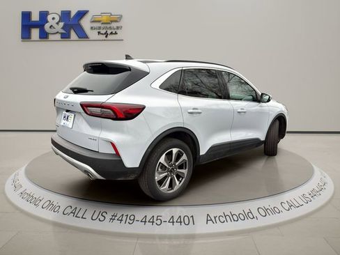 Used 2025 Ford Escape Platinum image 9