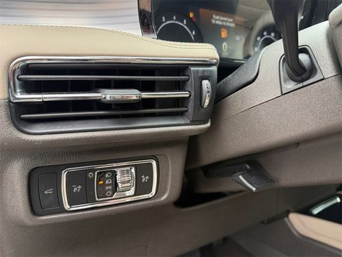 Used 2021 Lincoln Corsair FWD image 16