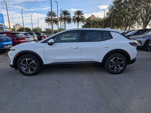 New 2026 Chevrolet Equinox EV LT image 4