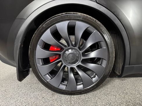Used 2024 Tesla Model Y Performance AWD/4WD image 11