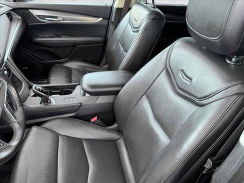 Used 2019 Cadillac XT5 Premium Luxury w/ Driver Assist Package image 10