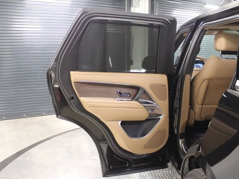 Used 2024 Land Rover Range Rover SE image 41