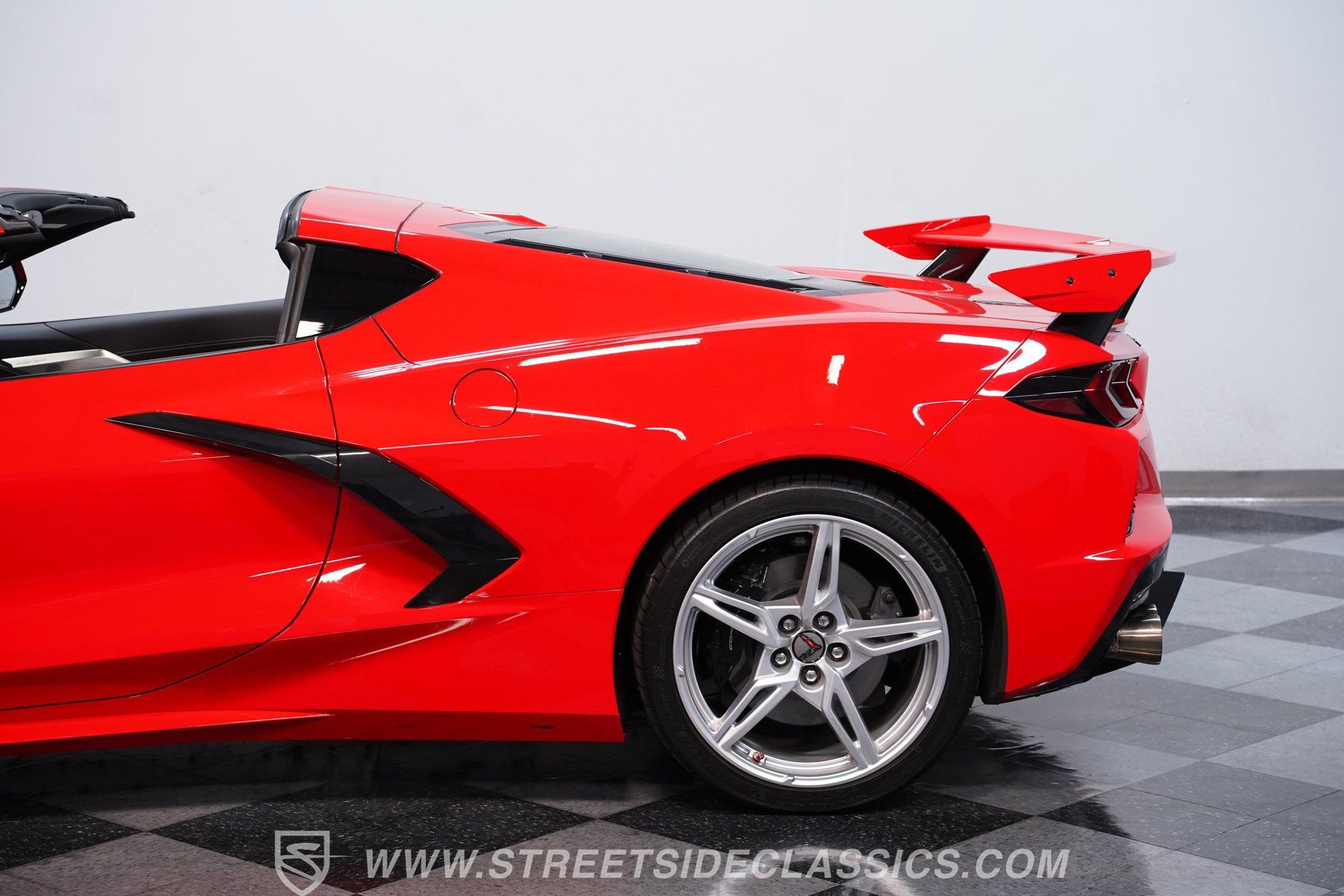 Used 2021 Chevrolet Corvette Stingray Preferred Cpe w/ Z51 Performance Package RWD image 21