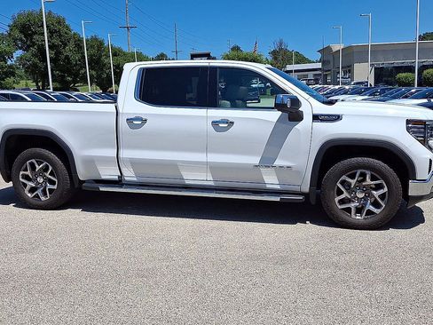 Used 2022 GMC Sierra 1500 SLT w/ SLT Premium Plus Package AWD/4WD image 2