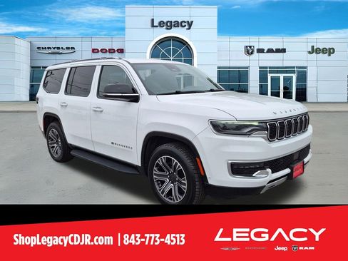 Used 2024 Jeep Wagoneer Series II w/ Flexible Seating Group AWD/4WD image 1