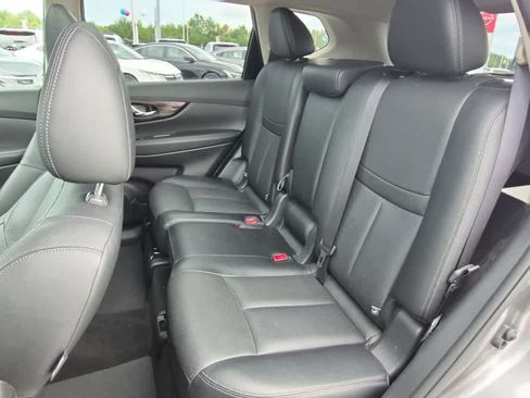Used 2017 Nissan Rogue SL w/ SL Premium Package AWD/4WD image 7