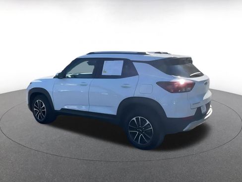Used 2025 Chevrolet TrailBlazer LT image 9