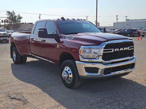 Used 2024 RAM 3500 Tradesman w/ Chrome Appearance Group AWD/4WD image 2