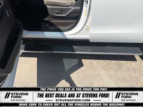 Used 2021 Ford Expedition Limited AWD/4WD image 16
