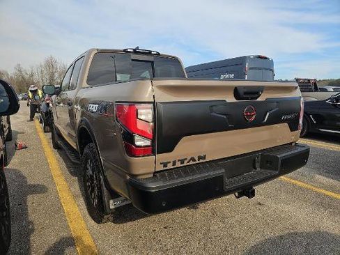 Used 2023 Nissan Titan PRO-4X w/ Pro-4x Convenience Package image 5