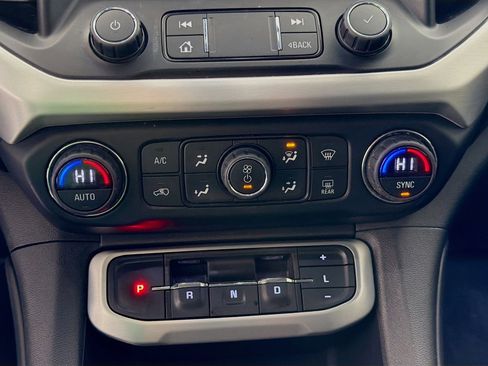 Used 2020 GMC Acadia SLE w/ Driver Convenience Package image 17