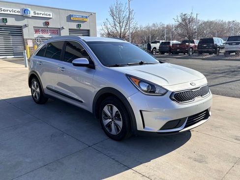 Used 2019 Kia Niro LX image 5