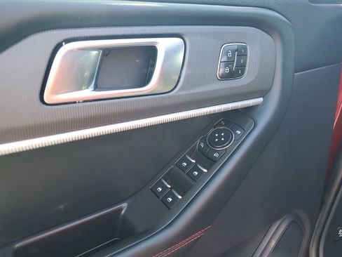 Certified 2025 Ford Explorer ST-Line w/ Premium Package image 21