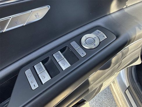 Used 2024 Genesis GV80 2.5T image 12