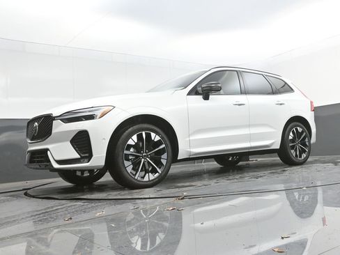 New 2026 Volvo XC60 B5 Plus w/ Protection Package Premier AWD/4WD image 28