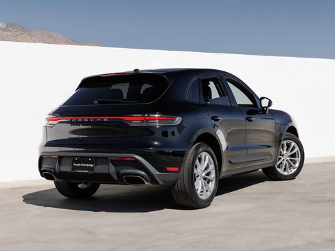 Certified 2023 Porsche Macan AWD/4WD image 7