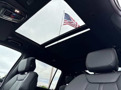 New 2026 Jeep Grand Wagoneer 4WD image 17
