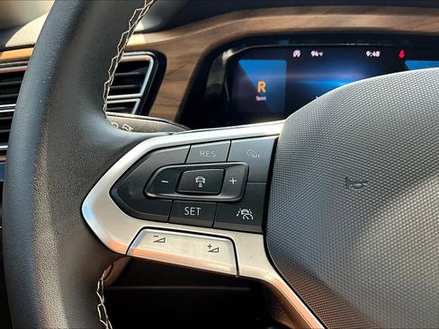 Used 2024 Volkswagen Atlas SE image 22