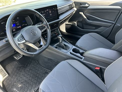 Used 2025 Volkswagen Jetta Sport FWD image 16