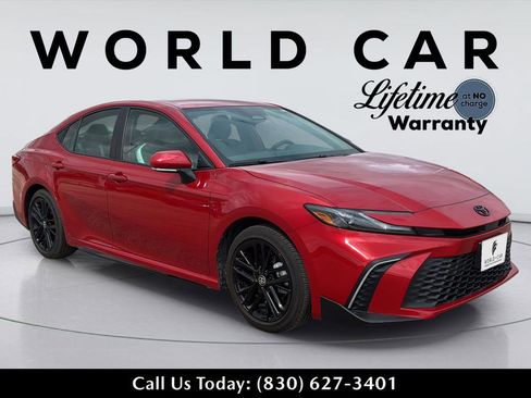 Used 2026 Toyota Camry Hybrid FWD image 16