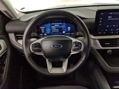 Certified 2025 Ford Explorer Active image 10