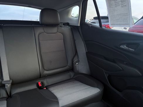 Used 2025 Chevrolet Trax LT image 35