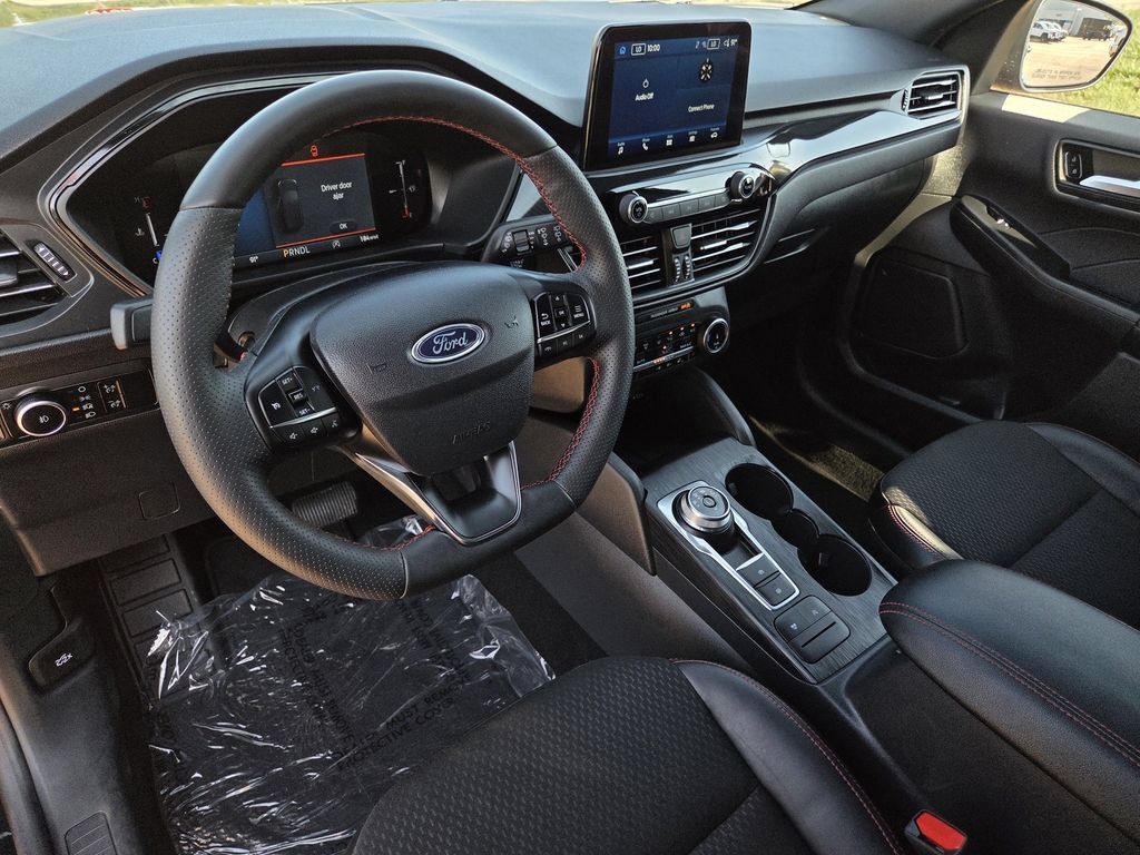 Used 2025 Ford Escape ST-Line Select AWD/4WD image 16