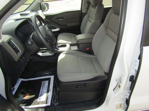 Used 2022 Nissan Frontier SV w/ Technology Package image 14