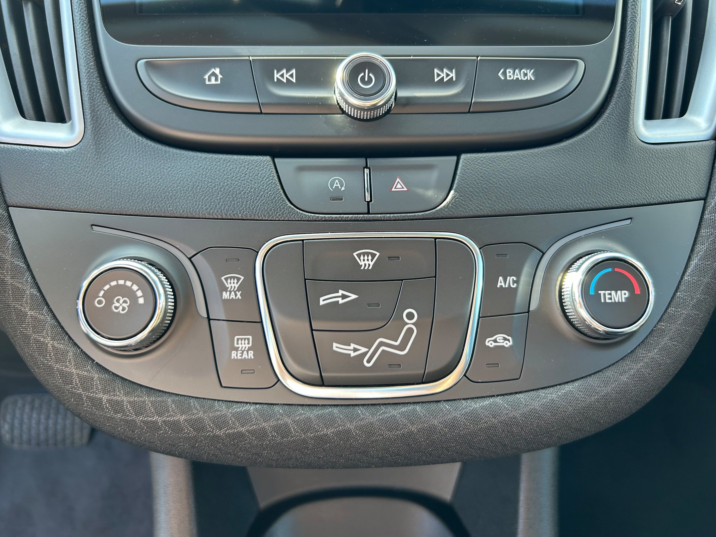Used 2023 Chevrolet Malibu LS FWD image 17