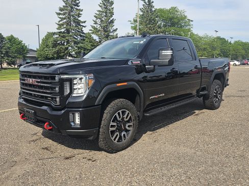 Used 2021 GMC Sierra 3500 AT4 w/ AT4 Premium Plus Package AWD/4WD image 3