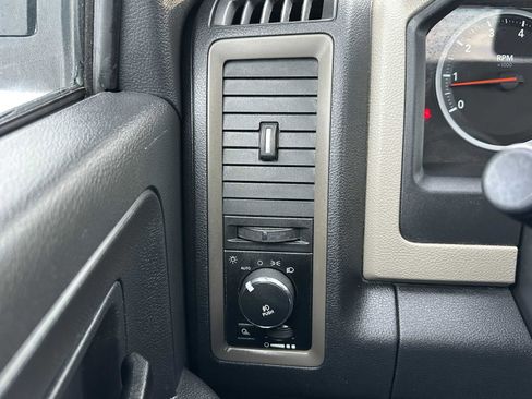 Used 2012 RAM 1500 Express AWD/4WD image 27