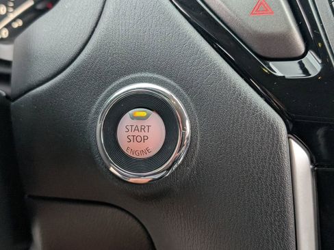 Used 2019 Nissan Pathfinder SV image 23