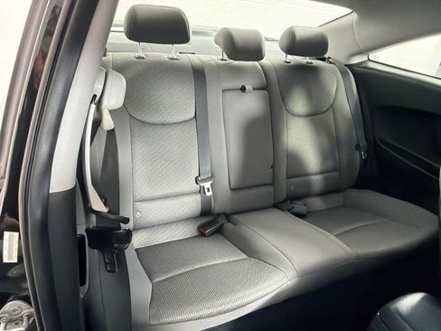 Used 2013 Hyundai Elantra image 16