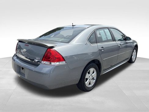 Used 2009 Chevrolet Impala LT w/ Luxury Edition Package FWD image 5